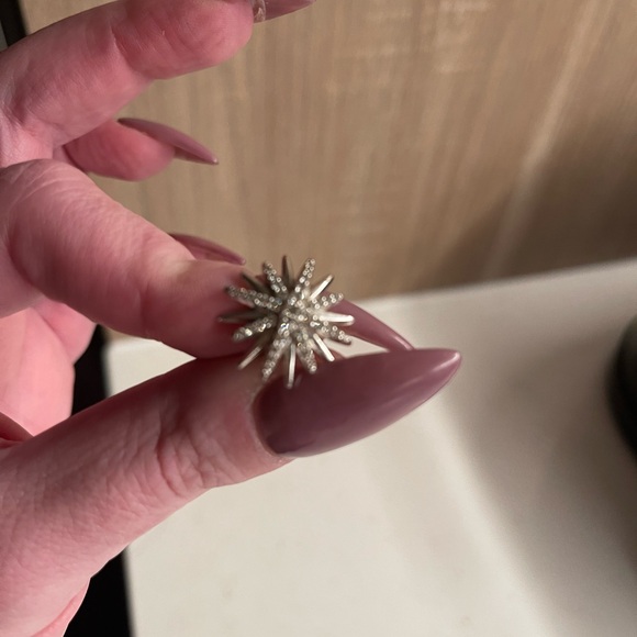 David Yurman White Gold and Diamond Starburst Earrings ❄️❄️❄️ - Picture 2 of 5